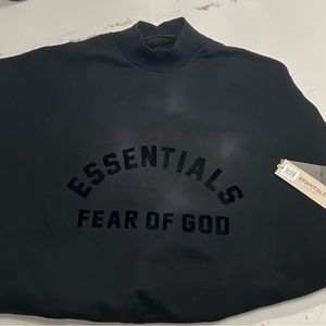 Fear of God Essentials Men’s Jogging Suit.